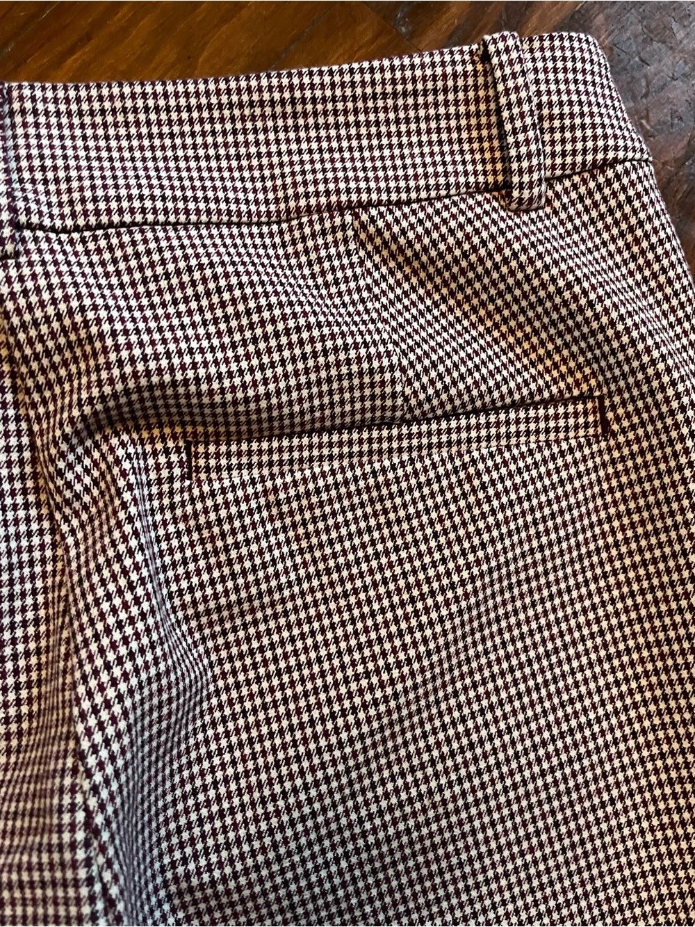 Loft Women’s Size 6 Burgundy and Cream Houndstooth Sutton Skinny Pants - Picture 10 of 10